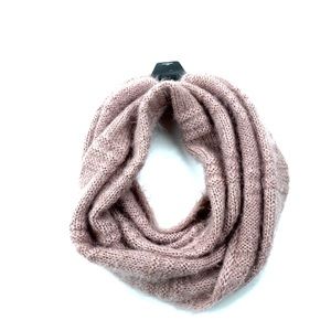 🌵 BETSEY JOHNSON Knit Infinity Scarf Soft Fuzzy